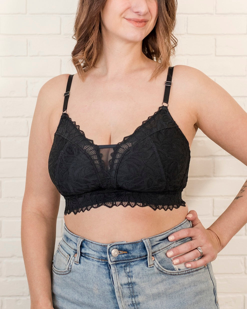Lace Trim Bralette in White & Black – Glamour Amour
